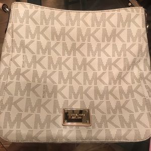 Micheal Kors Crossbody